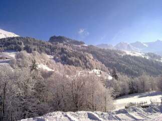 Snowy mountainside escape with breathtaking views.
