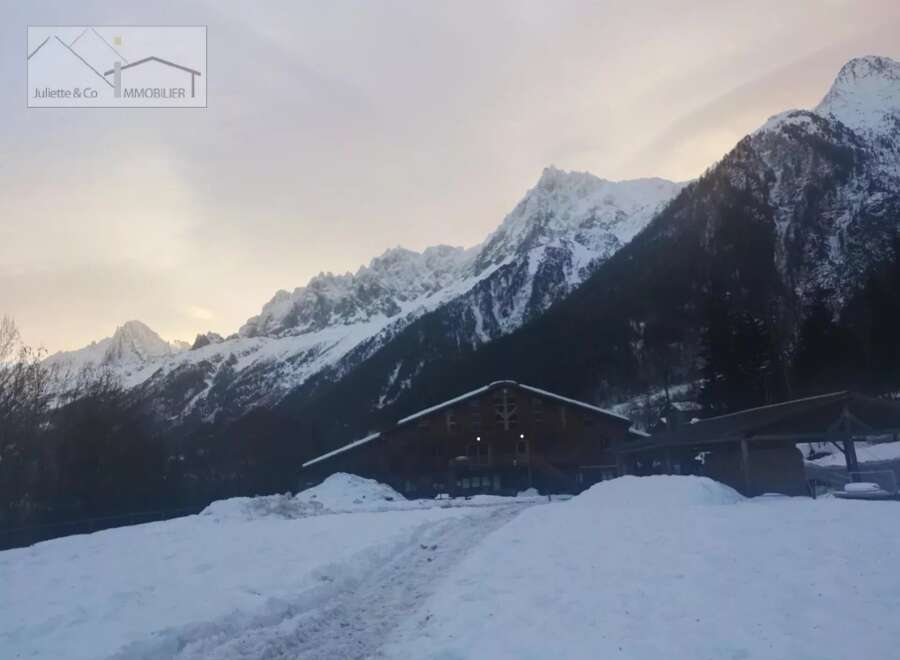 Discover a stunning mountain retreat nestled amidst breathtaking alpine scenery.