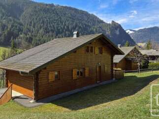 Nestled in the heart of the French Alps, this charming chalet offers breathtaking mountain views and a tranquil setting.