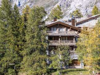 Nestled in the heart of the Swiss Alps, this stunning chalet offers breathtaking mountain views and luxurious accommodations.