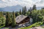 Nestled amidst the stunning Swiss Alps, this charming chalet offers a perfect blend of tranquility and adventure.