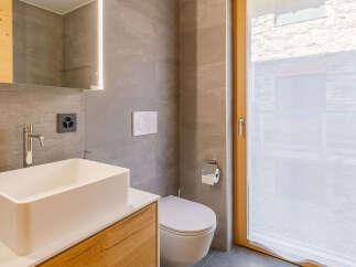 Discover a modern bathroom with sleek design.