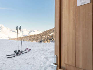Ski-in/ski-out chalet with direct access to the slopes.
