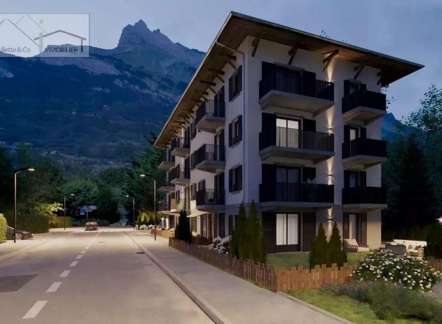 Discover your dream home in this stunning property! Enjoy spacious balconies with breathtaking mountain views.