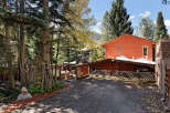 Mountain retreat with private hot tub and parking.