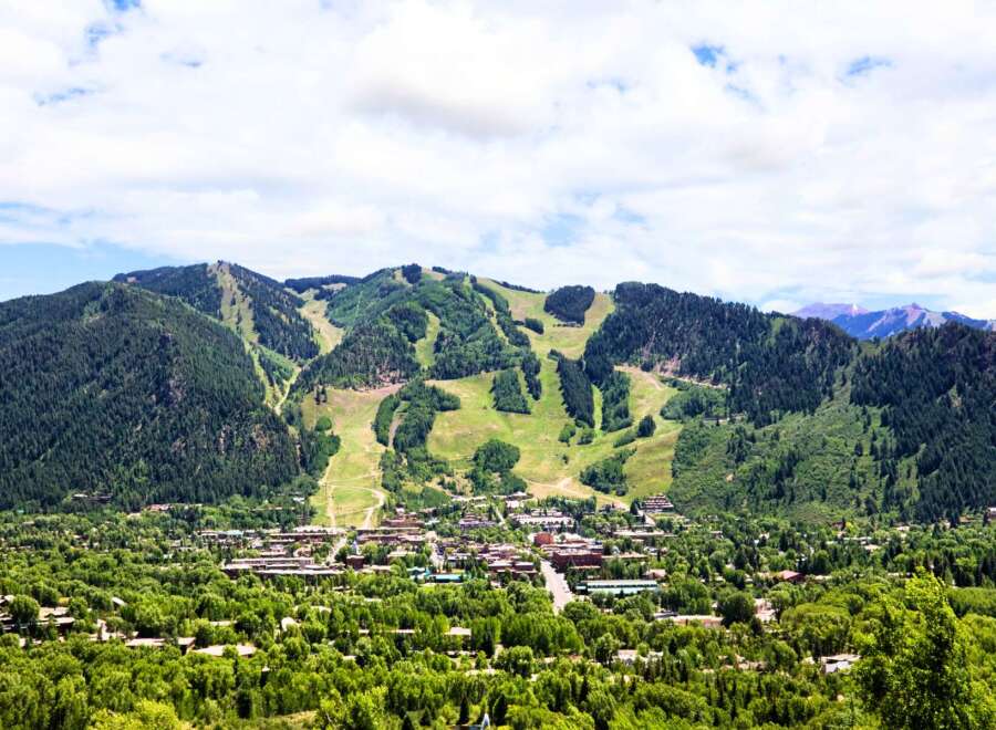 Nestled in the heart of Aspen, Colorado, this stunning property offers breathtaking views of the majestic mountains and the charming town below.