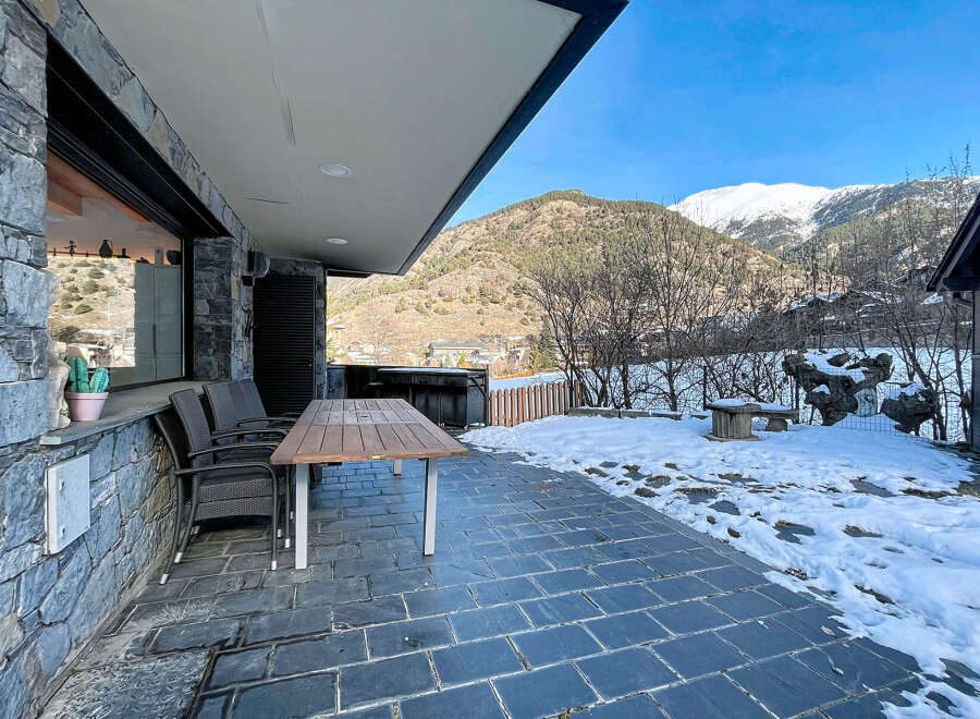 Enjoy breathtaking mountain views from this stunning property.