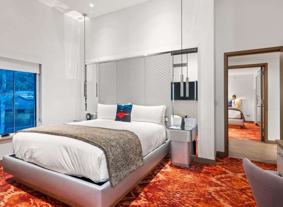 Experience luxury in this stunning hotel room.
