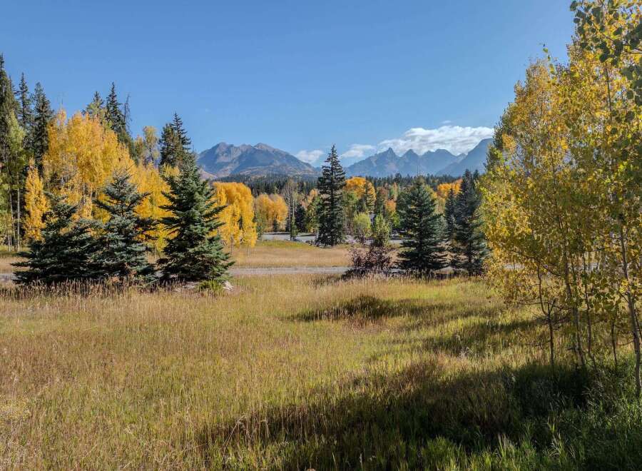 Discover the beauty of this stunning property, nestled in a picturesque landscape.