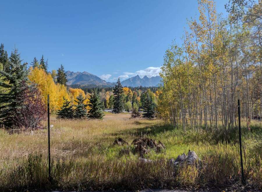 Discover the beauty of this stunning property, nestled in a picturesque landscape.