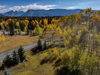 Discover the beauty of this stunning property nestled in a picturesque landscape.