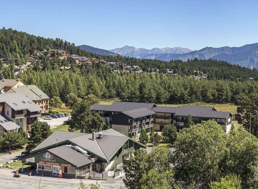 Nestled in the breathtaking French Alps, this stunning property offers breathtaking mountain views and easy access to outdoor activities.