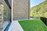 Discover modern luxury in this stunning property, featuring a sleek design and premium finishes.