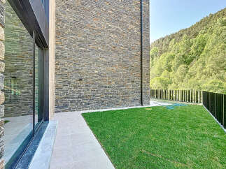 Discover modern luxury in this stunning property, featuring a sleek design and premium finishes.