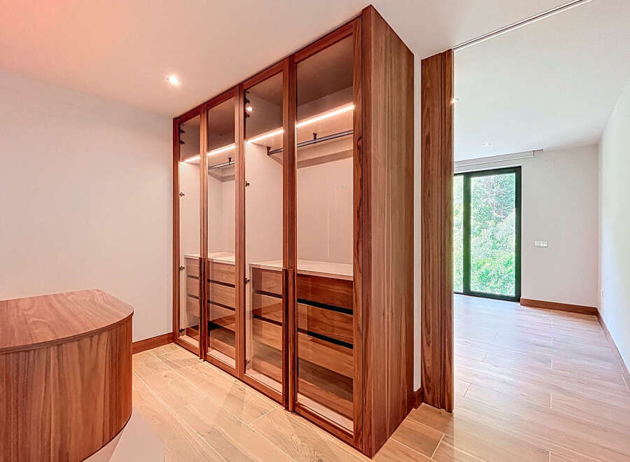 Discover the epitome of luxury living with this stunning property.