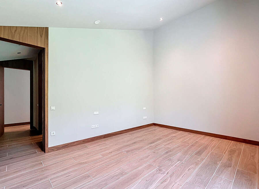 Discover a modern interior with sleek design.