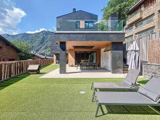 Discover modern luxury in this stunning property.
