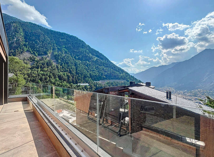 Enjoy breathtaking mountain views from this stunning property.