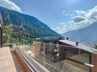 Enjoy breathtaking mountain views from this stunning property.
