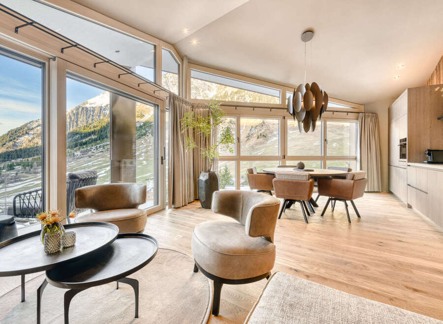 Experience luxury living in this stunning property with breathtaking mountain views.