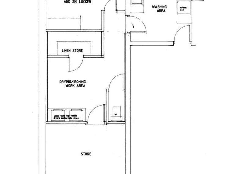 This floor plan showcases practical storage solutions and dedicated work areas.