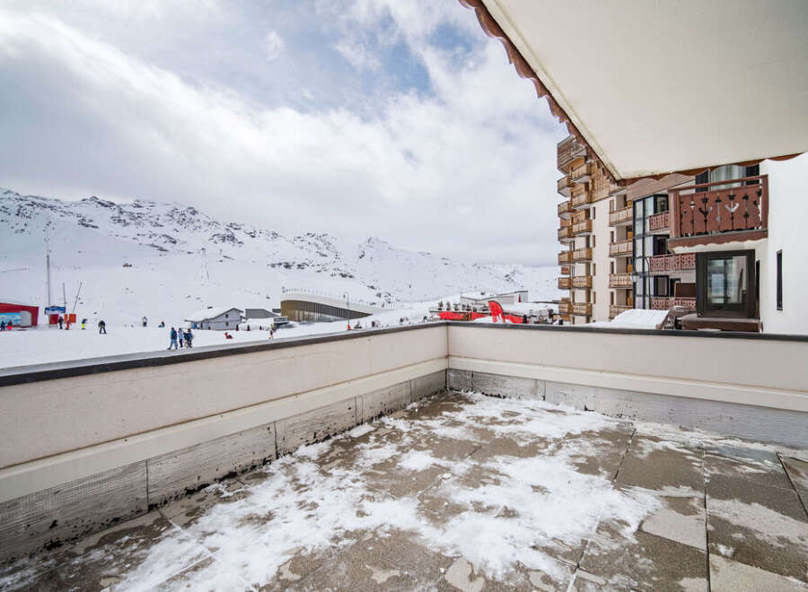 Enjoy stunning mountain views from the balcony of this ski-in/ski-out property.