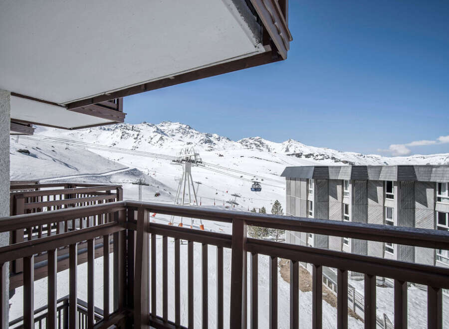 Enjoy breathtaking mountain views from the private balcony of this ski-in/ski-out property.