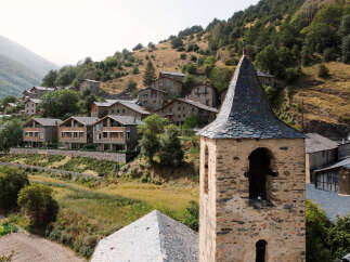 Discover properties with stunning views in this charming mountain village.