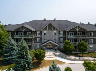 For Sale in Blue Mountains with 2 Beds and 2 Bathrooms
