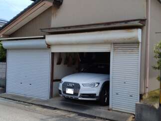 Discover this charming property featuring a convenient garage, perfect for protecting your vehicle.