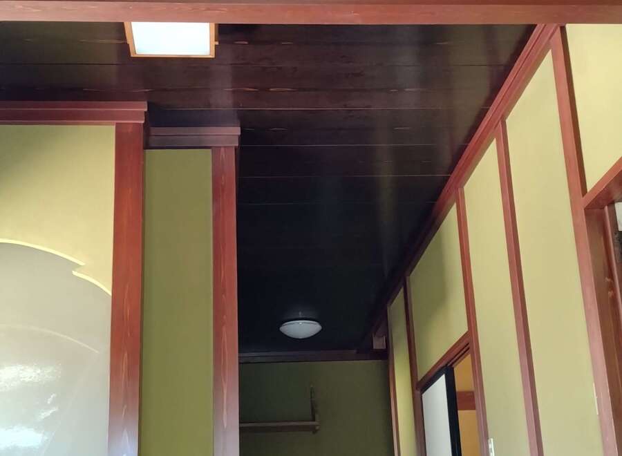 Step into a beautifully designed Japanese-style interior, showcasing exquisite craftsmanship and attention to detail.