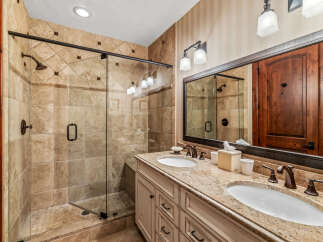 Step into luxury with this stunning bathroom.