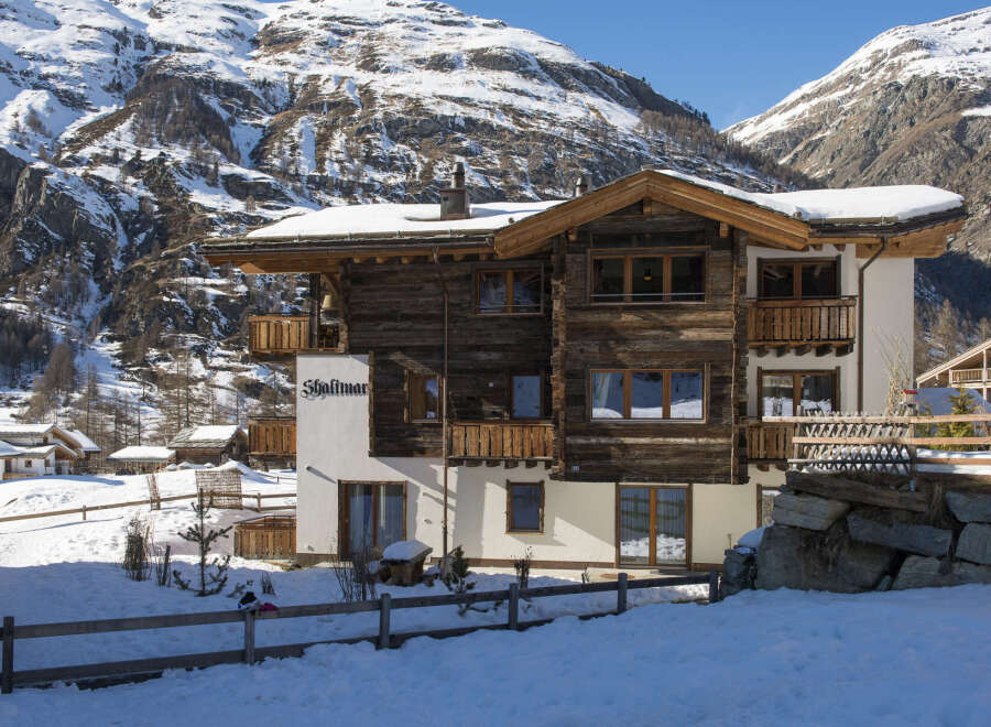 Discover the charm of this stunning mountain chalet nestled amidst the breathtaking Swiss Alps.