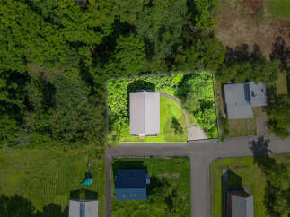 Discover this charming property nestled in a serene, green environment.