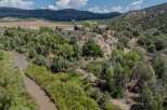 Discover your dream retreat in this stunning property, nestled in a picturesque landscape.