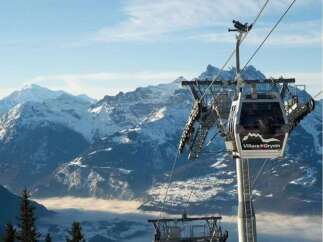 Experience breathtaking mountain views with this stunning property.