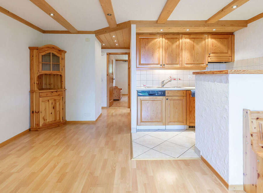 Discover the charm of this inviting property, featuring a warm and welcoming interior.