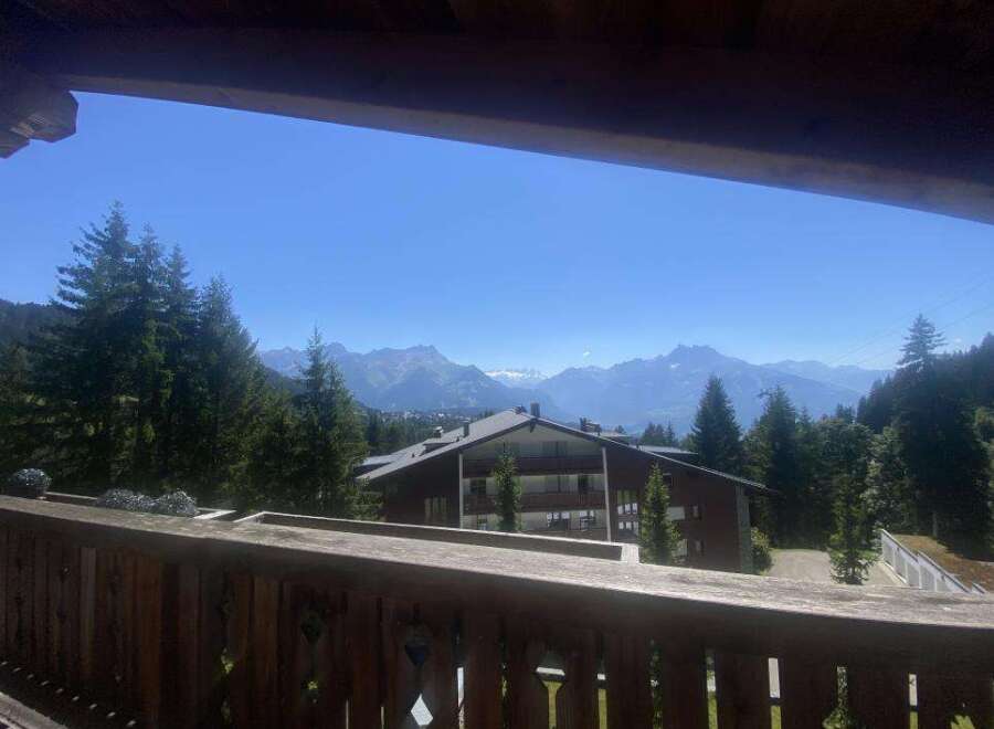 Enjoy breathtaking mountain views from this stunning property.