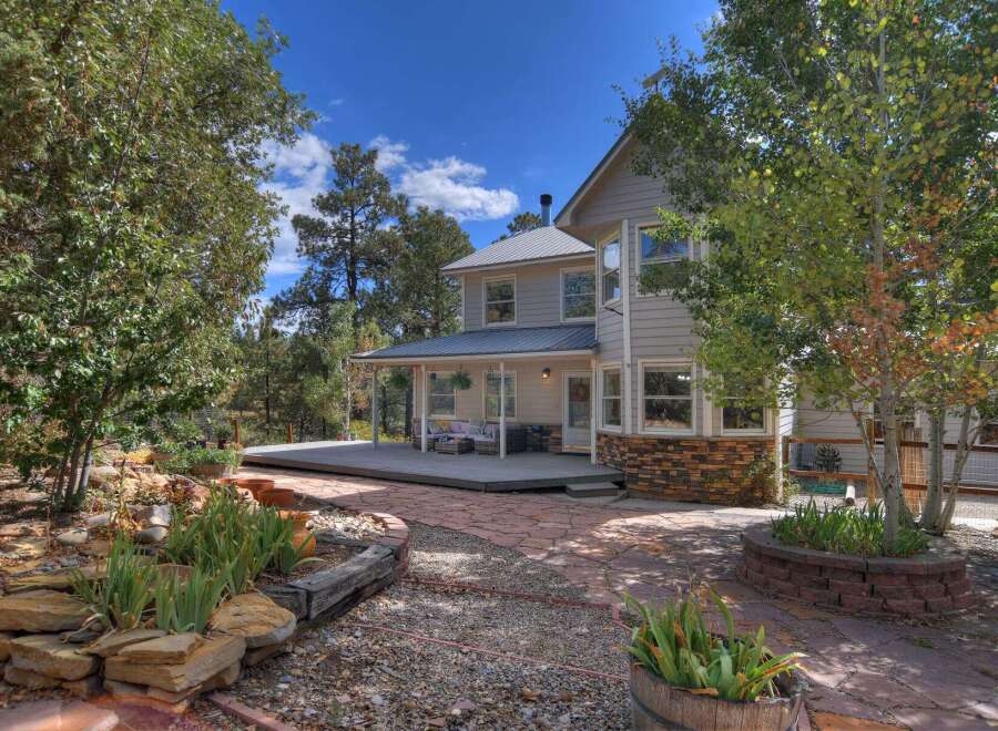 Discover your dream home with this stunning property! Featuring a spacious deck, perfect for outdoor entertaining, and a beautifully landscaped yard.