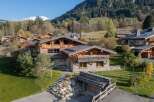 Discover the charm of this stunning chalet nestled in a picturesque mountain setting.