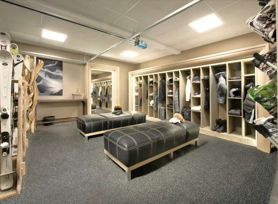 Step into luxury with this ski-in/ski-out property, featuring a dedicated ski room designed for ultimate convenience.