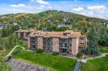 Discover luxury living in this stunning property, offering breathtaking mountain views and a prime location.