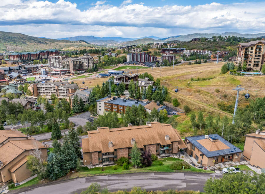 Discover luxury living in this stunning mountain property, offering breathtaking views and unparalleled access to outdoor adventures.