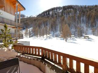 Enjoy breathtaking mountain views from this cozy property.