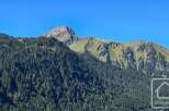 Discover breathtaking mountain views in this stunning property.