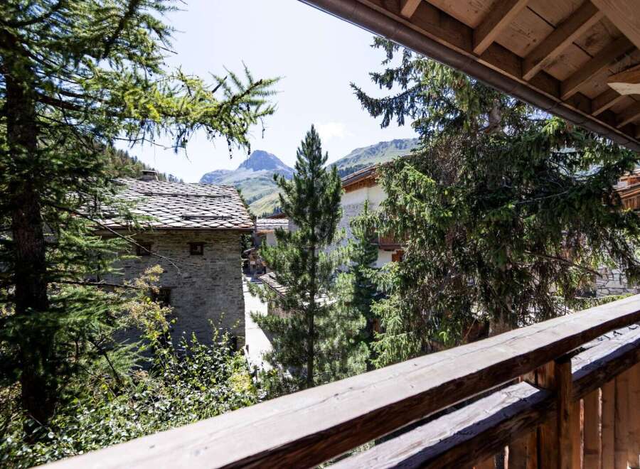 Experience the charm of this stunning property nestled in a picturesque mountain village.