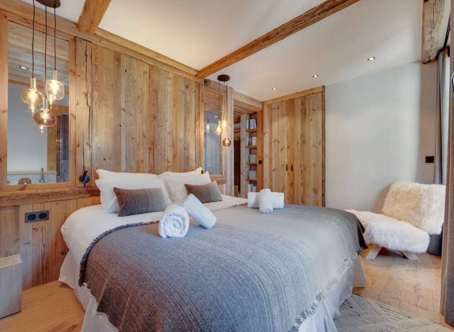Experience the ultimate in luxury and comfort in this stunning bedroom.