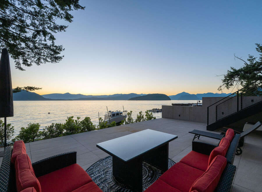 Experience waterfront living at its finest with this stunning property.