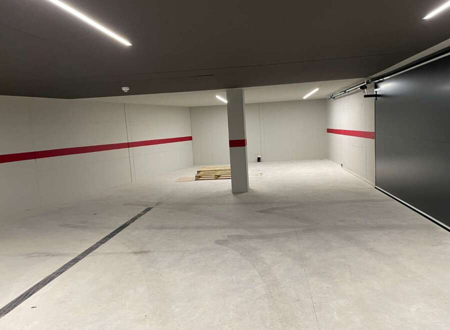 Discover the potential of this versatile, spacious property, perfect for various commercial or industrial uses.