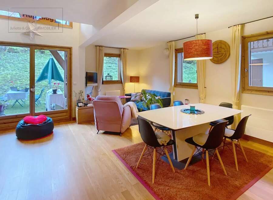 Discover this stunning property featuring a bright and airy living space, perfect for entertaining.